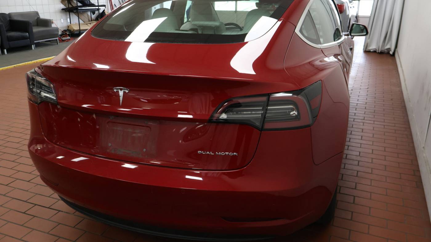 2018 Tesla Model 3 5YJ3E1EB0JF085875