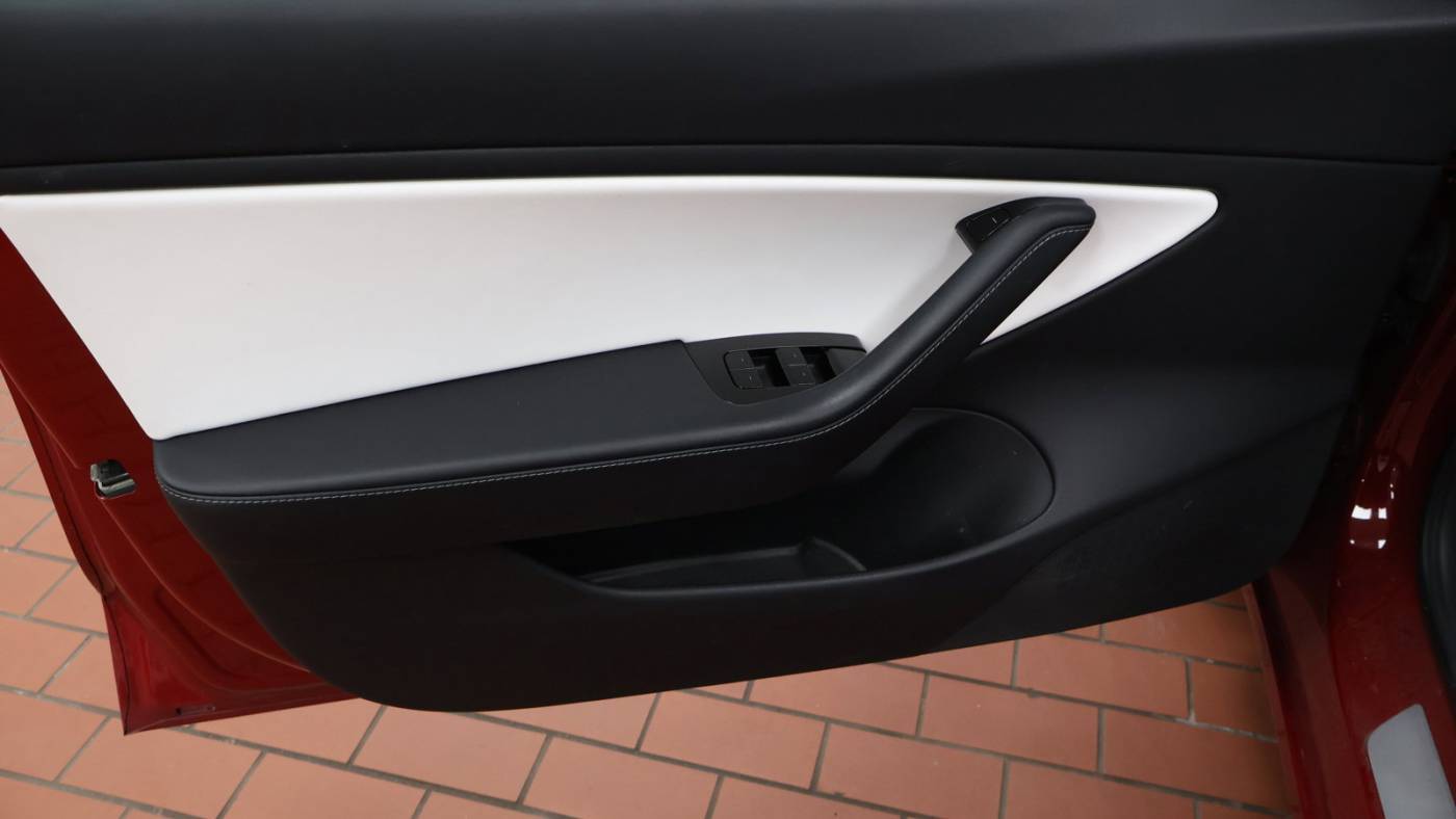 2018 Tesla Model 3 5YJ3E1EB0JF085875