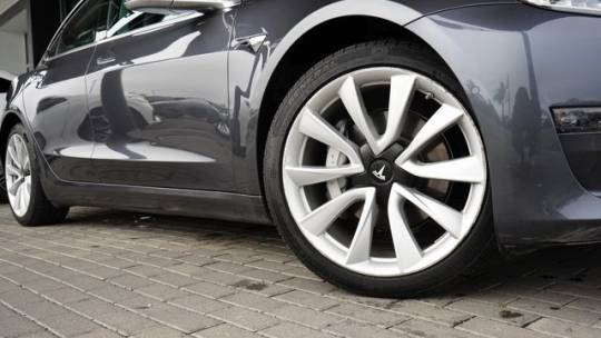 2018 Tesla Model 3 5YJ3E1EB9JF132322