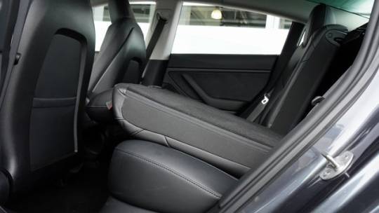2018 Tesla Model 3 5YJ3E1EB9JF132322