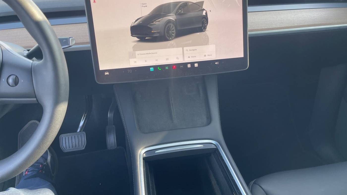 2024 Tesla Model Y 7SAYGDEE6RA218291