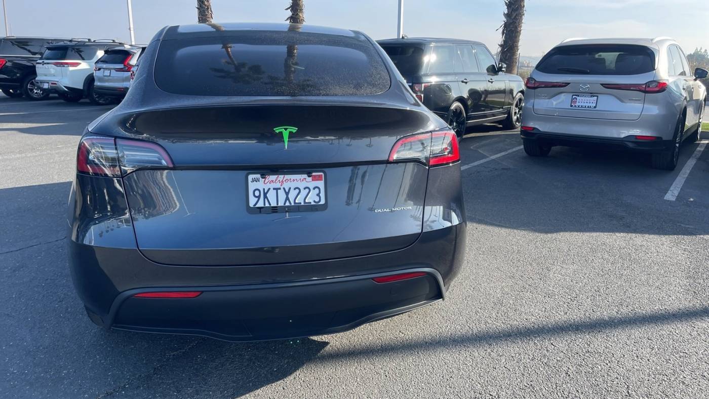 2024 Tesla Model Y 7SAYGDEE6RA218291