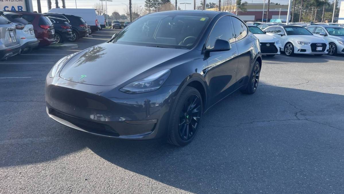 2024 Tesla Model Y 7SAYGDEE6RA218291