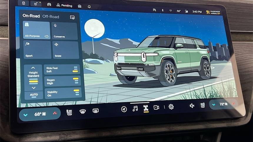 2023 Rivian R1S - Images - 10