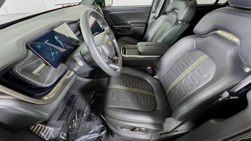 2023 Rivian R1S - Images - 29