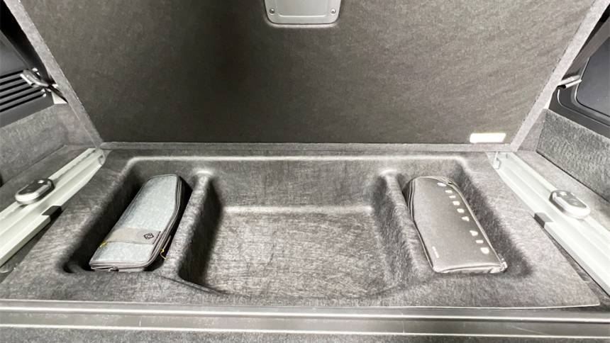 2023 Rivian R1S - Images - 34