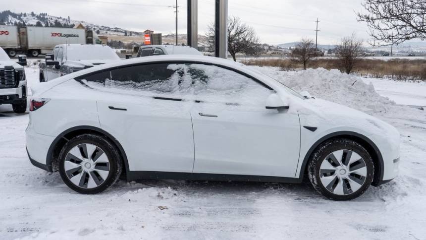 2020 Tesla Model Y 5YJYGDEE6LF051034