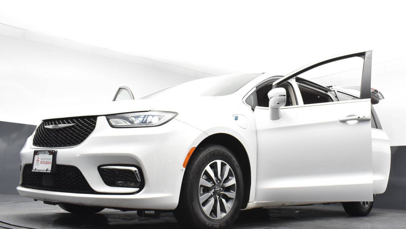 2022 Chrysler Pacifica 2C4RC1L75NR173488