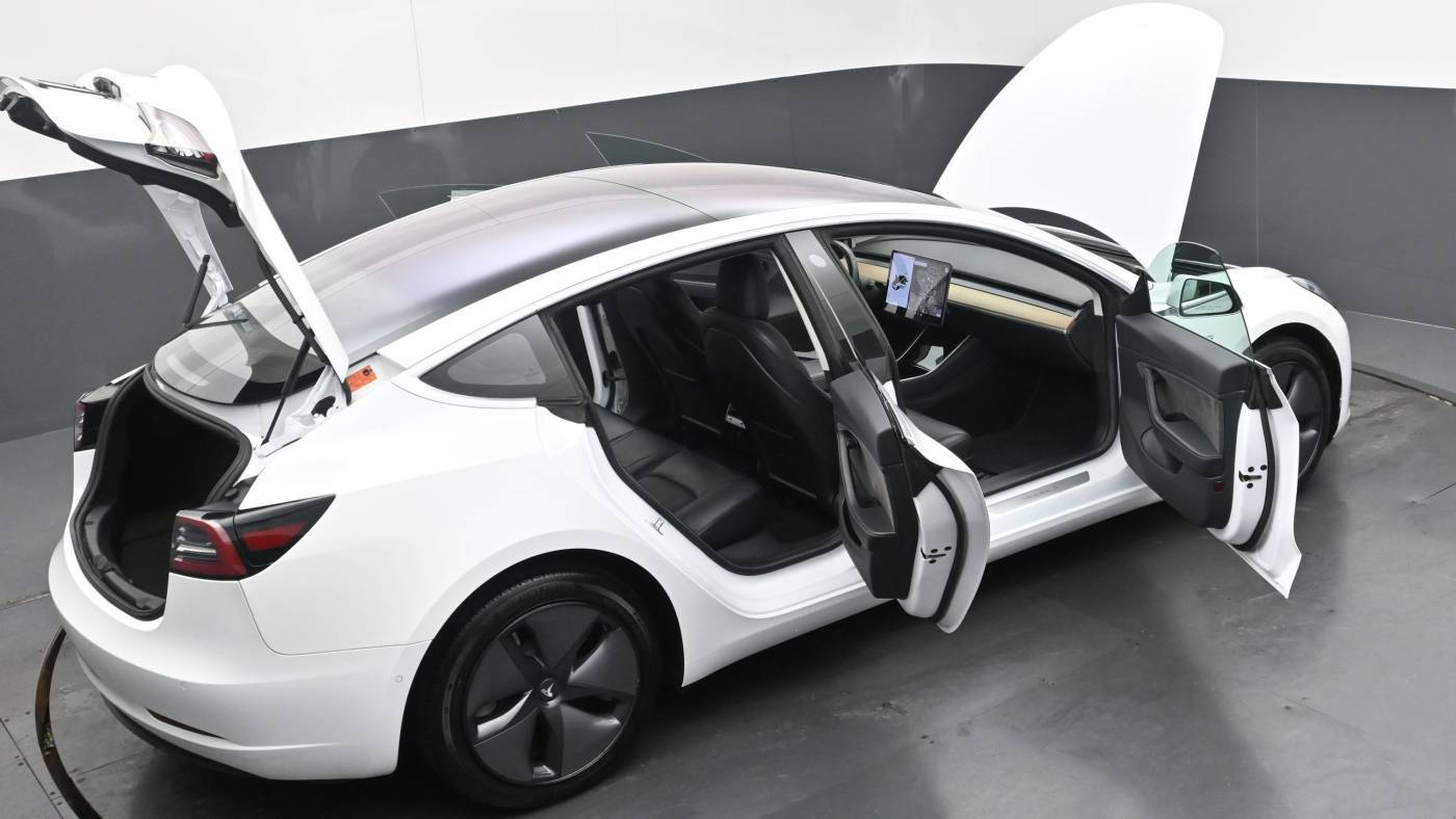 2018 Tesla Model 3 5YJ3E1EA4JF030997
