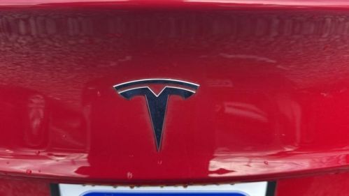 2018 Tesla Model 3 5YJ3E1EA4JF102846