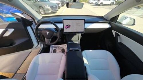 2021 Tesla Model Y 5YJYGDEE0MF303426