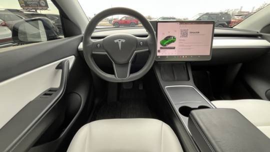 2021 Tesla Model Y 5YJYGDEE7MF247078