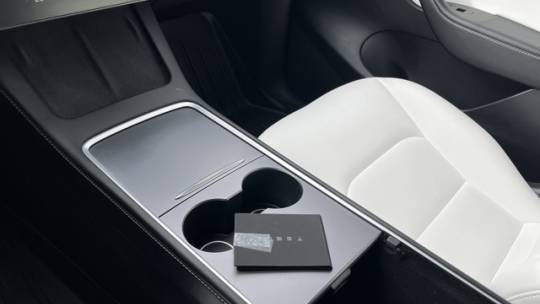 2021 Tesla Model Y 5YJYGDEE7MF247078