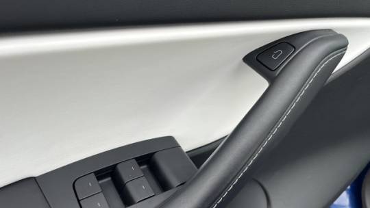 2021 Tesla Model Y 5YJYGDEE7MF247078