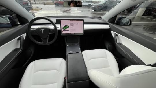 2021 Tesla Model Y 5YJYGDEE7MF247078