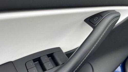 2021 Tesla Model Y 5YJYGDEE7MF247078
