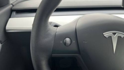 2021 Tesla Model Y 5YJYGDEE7MF247078