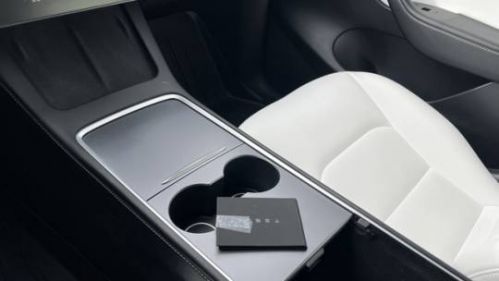 2021 Tesla Model Y 5YJYGDEE7MF247078