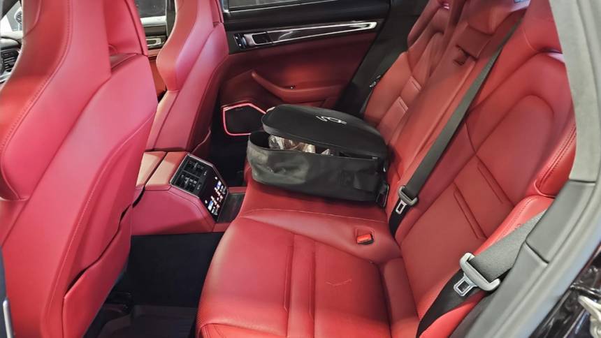 2018 Porsche Panamera - Images - 9