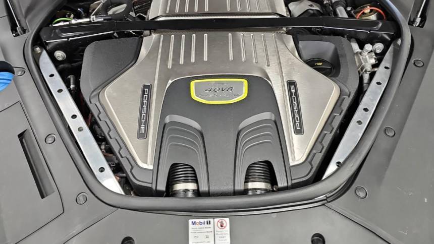 2018 Porsche Panamera - Images - 10