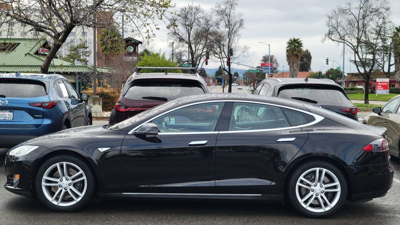 2014 Tesla Model S 5YJSA1H19EFP63250