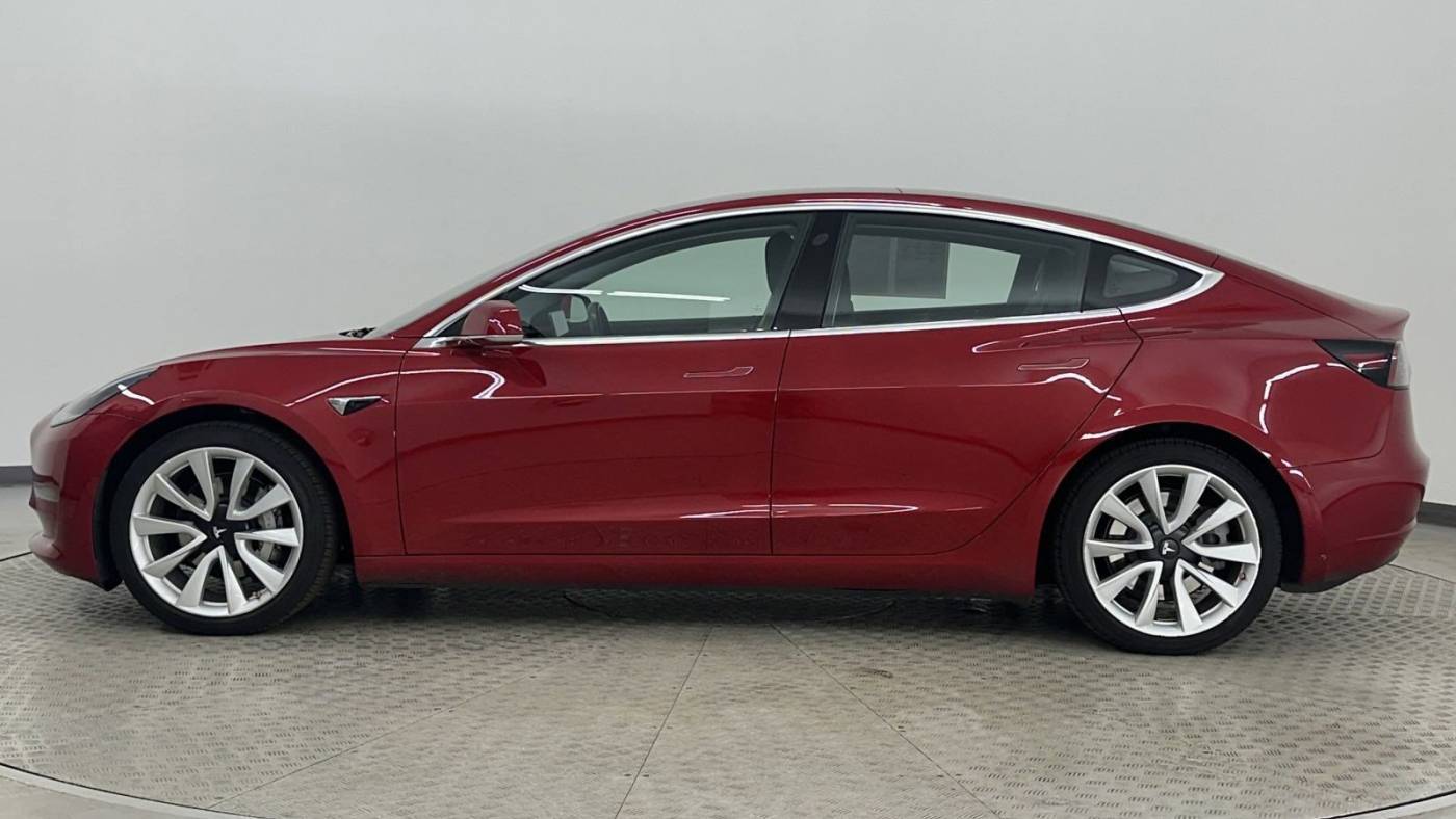 2018 Tesla Model 3 5YJ3E1EB9JF121546