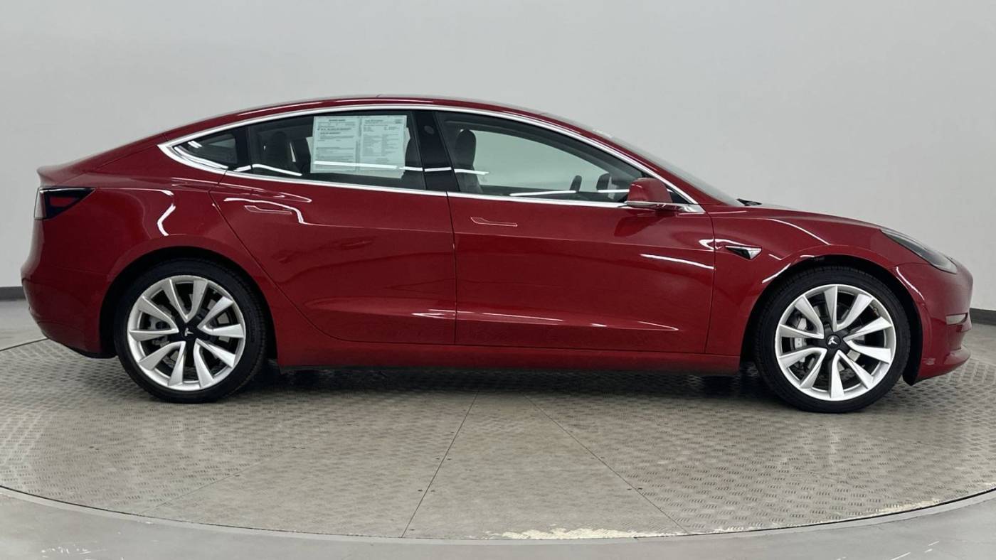 2018 Tesla Model 3 5YJ3E1EB9JF121546