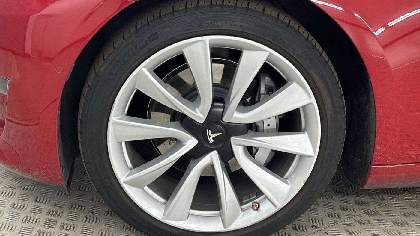 2018 Tesla Model 3 5YJ3E1EB9JF121546