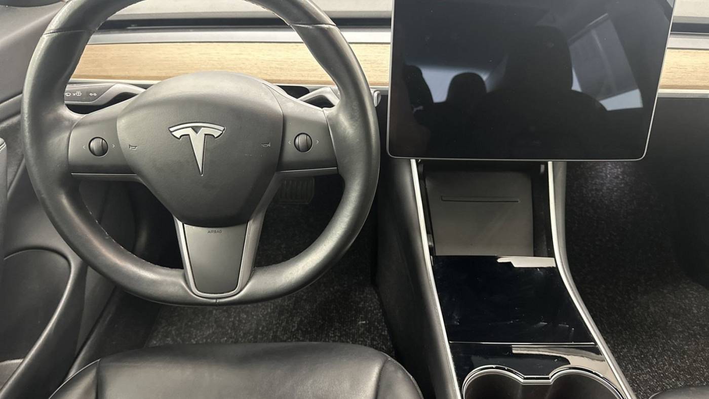 2018 Tesla Model 3 5YJ3E1EB9JF121546