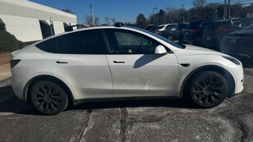 2021 Tesla Model Y 5YJYGAEE0MF229651