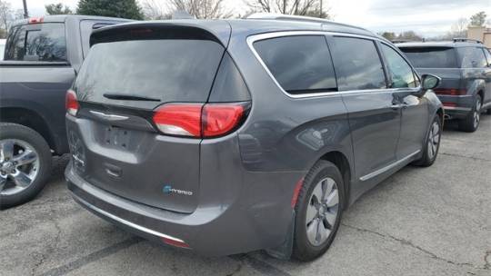 2018 Chrysler Pacifica 2C4RC1N75JR359393