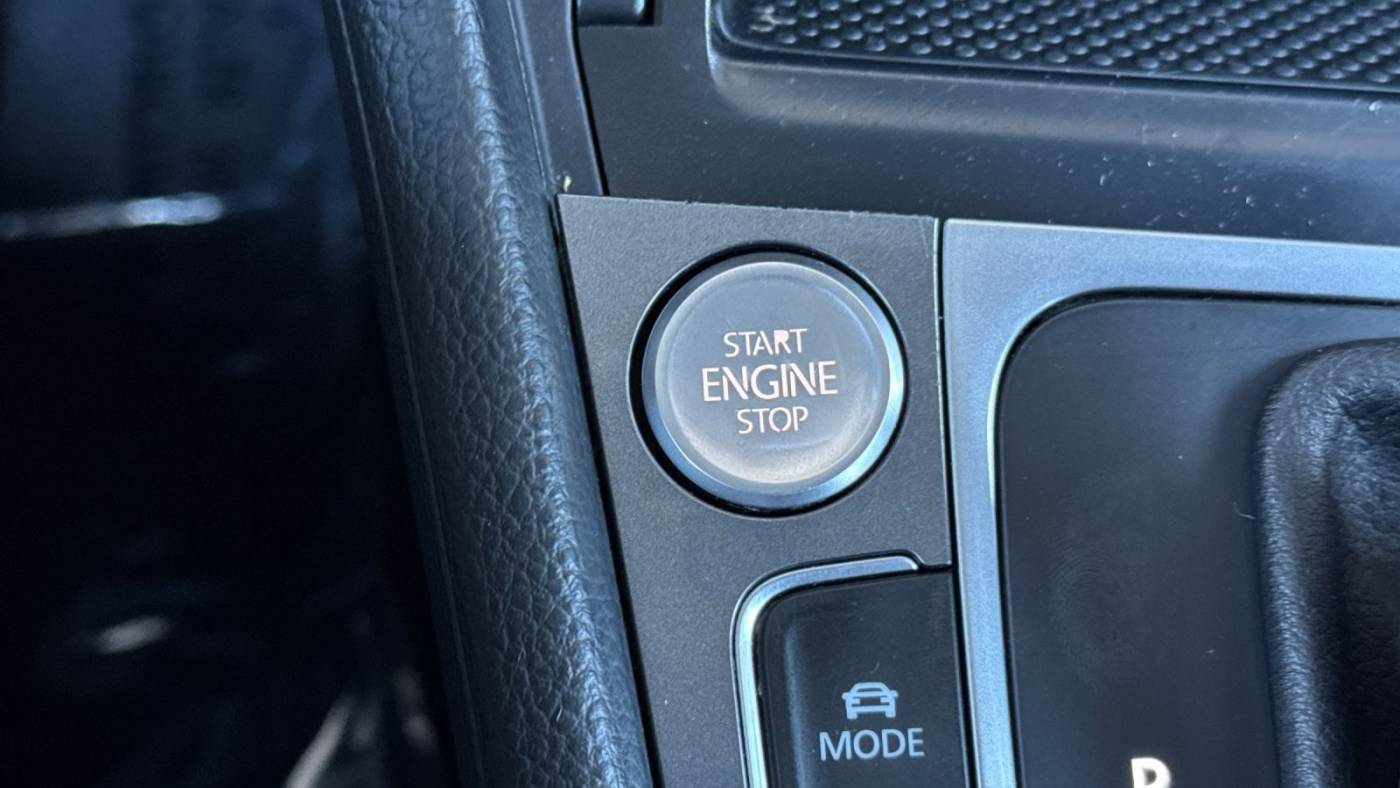 2016 Volkswagen e-Golf WVWKP7AUXGW905075