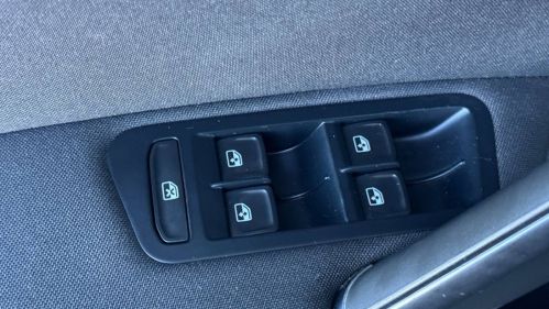 2016 Volkswagen e-Golf WVWKP7AUXGW905075