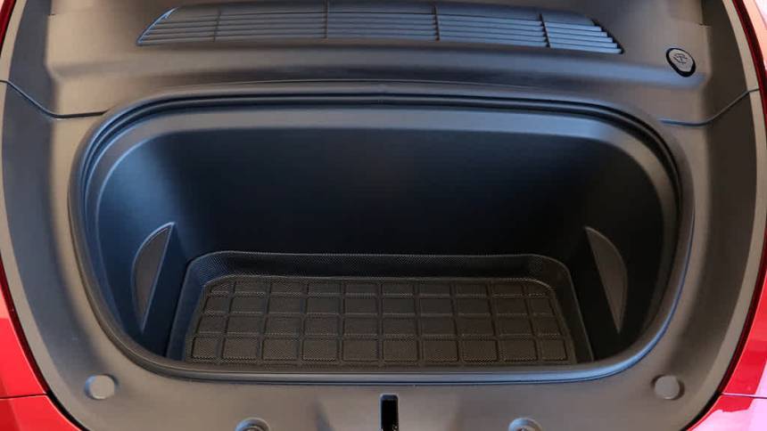 2024 Tesla Model Y 7SAYGDED8RF164230