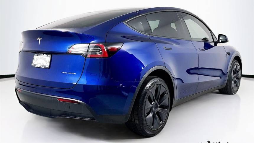 2025 Tesla Model Y 7SAYGDEE8SA359496