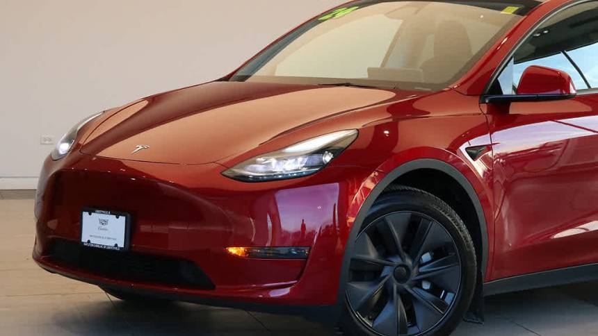 2024 Tesla Model Y 7SAYGDED8RF164230