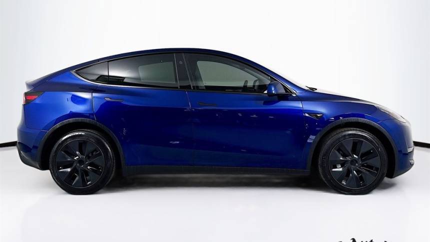 2025 Tesla Model Y 7SAYGDEE8SA359496