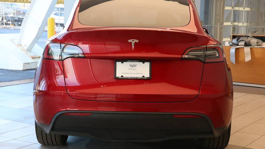 2024 Tesla Model Y 7SAYGDED8RF164230