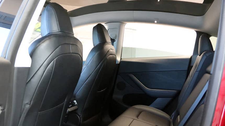 2024 Tesla Model Y 7SAYGDED8RF164230