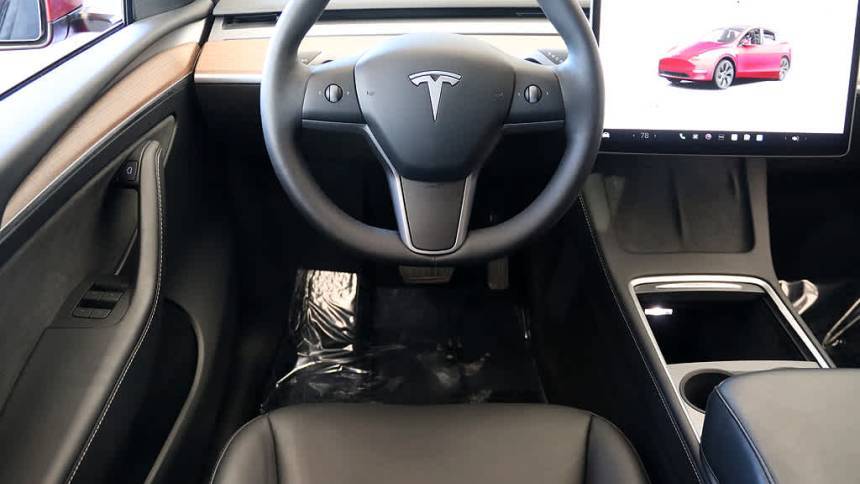 2024 Tesla Model Y 7SAYGDED8RF164230