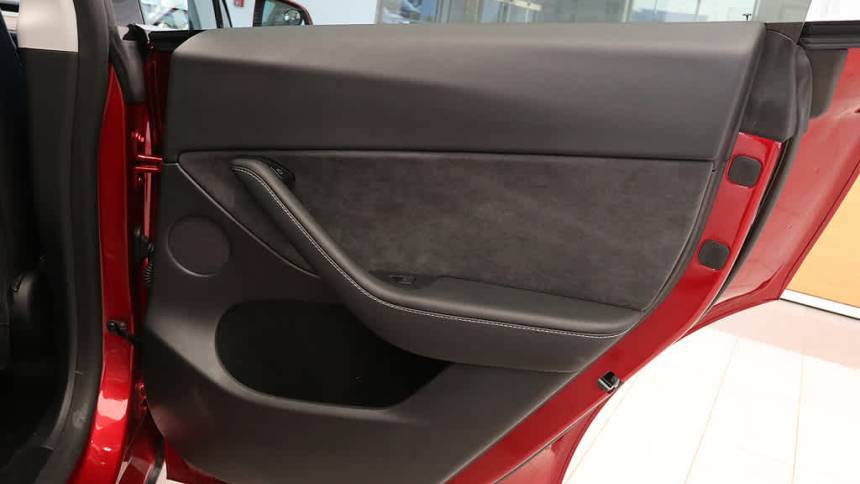 2024 Tesla Model Y 7SAYGDED8RF164230
