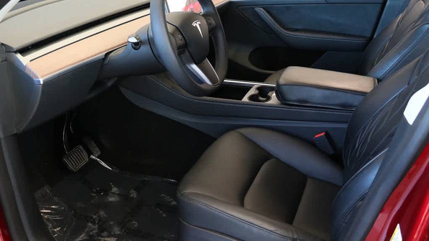 2024 Tesla Model Y 7SAYGDED8RF164230