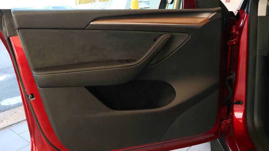 2024 Tesla Model Y 7SAYGDED8RF164230