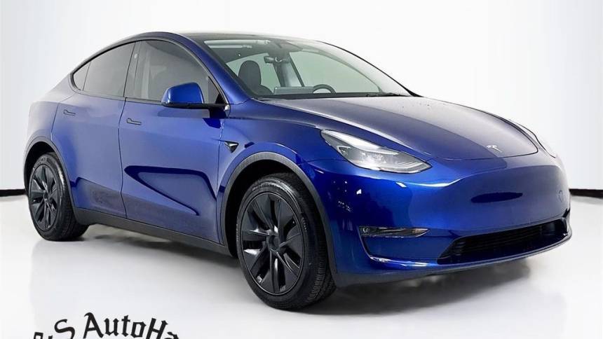 2025 Tesla Model Y 7SAYGDEE8SA359496