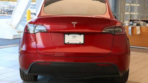 2024 Tesla Model Y 7SAYGDED8RF164230