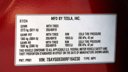 2024 Tesla Model Y 7SAYGDED8RF164230