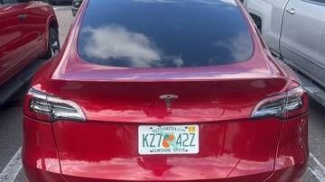 2025 Tesla Model Y 7SAYGDEDXSA337040