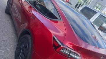 2025 Tesla Model Y 7SAYGDEDXSA337040