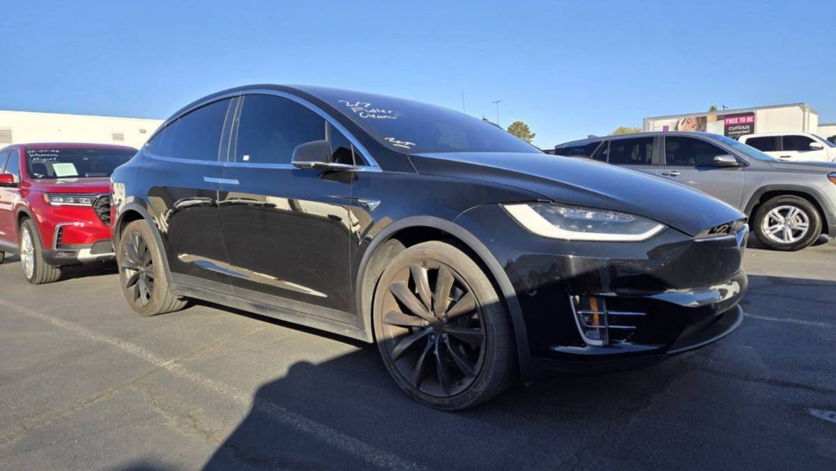 2018 Tesla Model X 5YJXCBE28JF140490