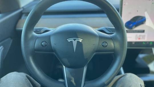 2021 Tesla Model Y 5YJYGDEE4MF073647
